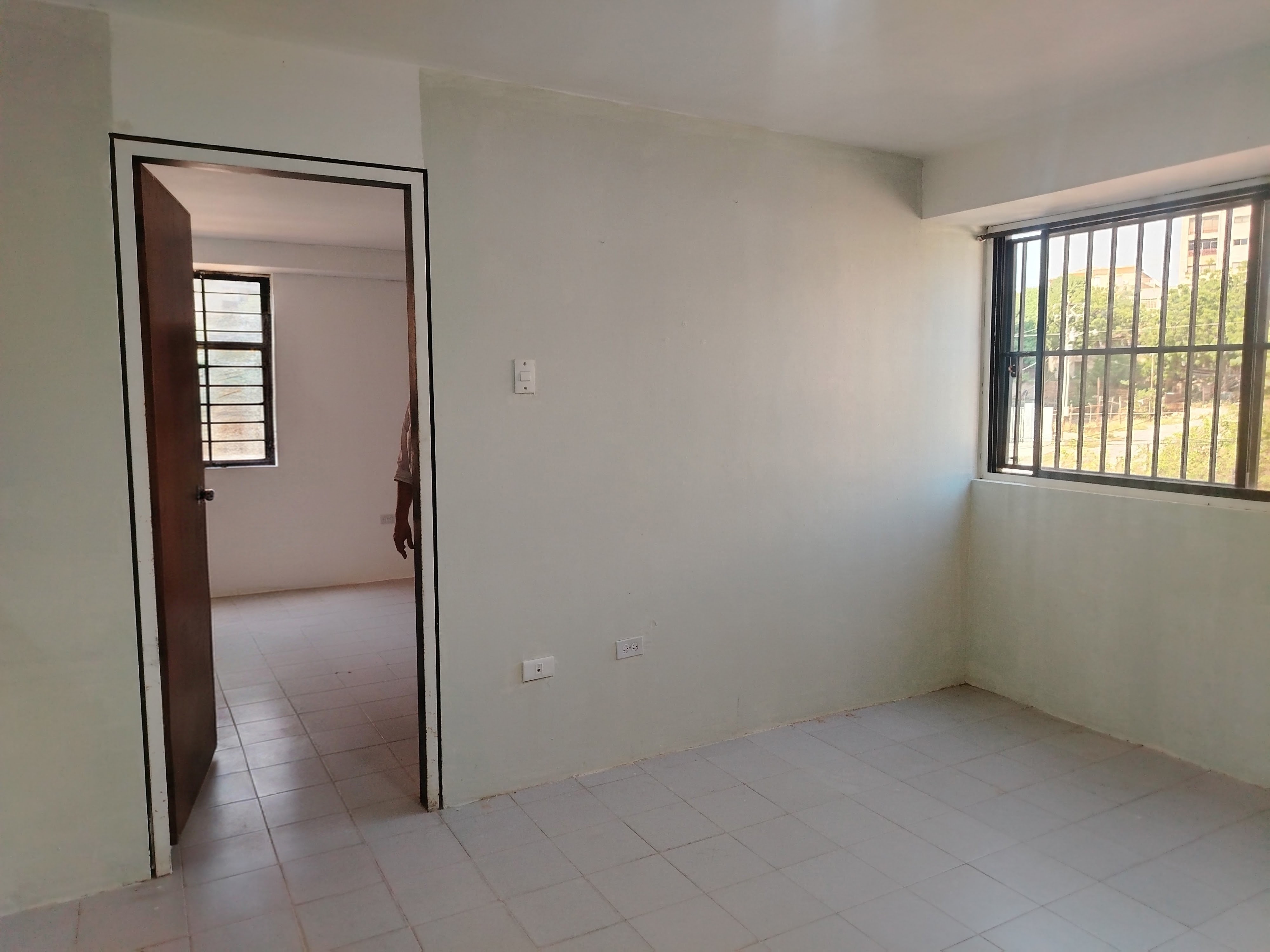 ALQUILO VENDO APARTAMENTO ESTUDIO RESIDENCIAS VISTA LAGO  CERCA DE URU AVENIDA EL MILAGRO MARACAIBO