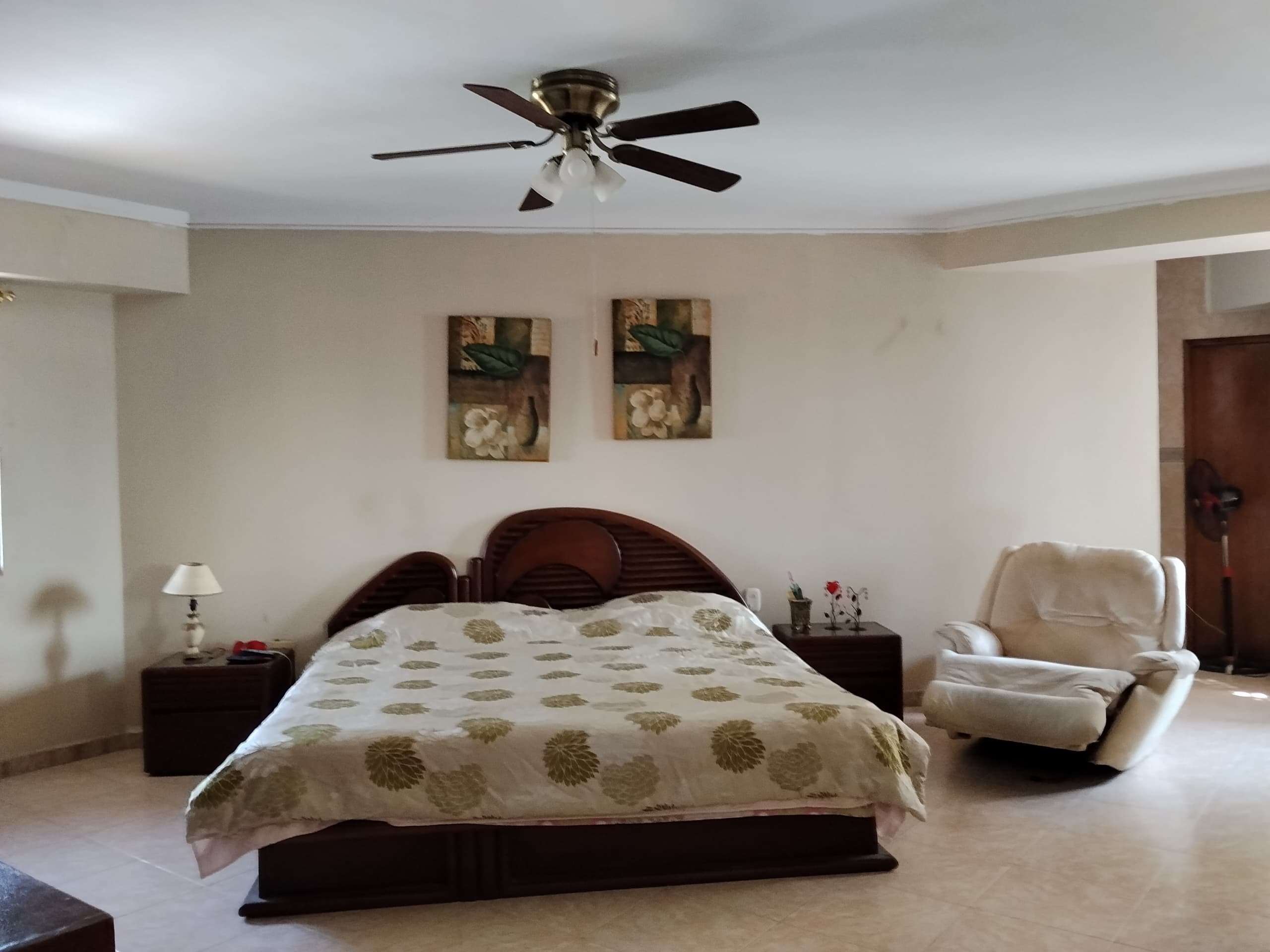 VENDO APARTAMENTO 320 MTS2 EDIFICIO GUAPAY SECTOR BELLAS ARTES MARACAIBO 