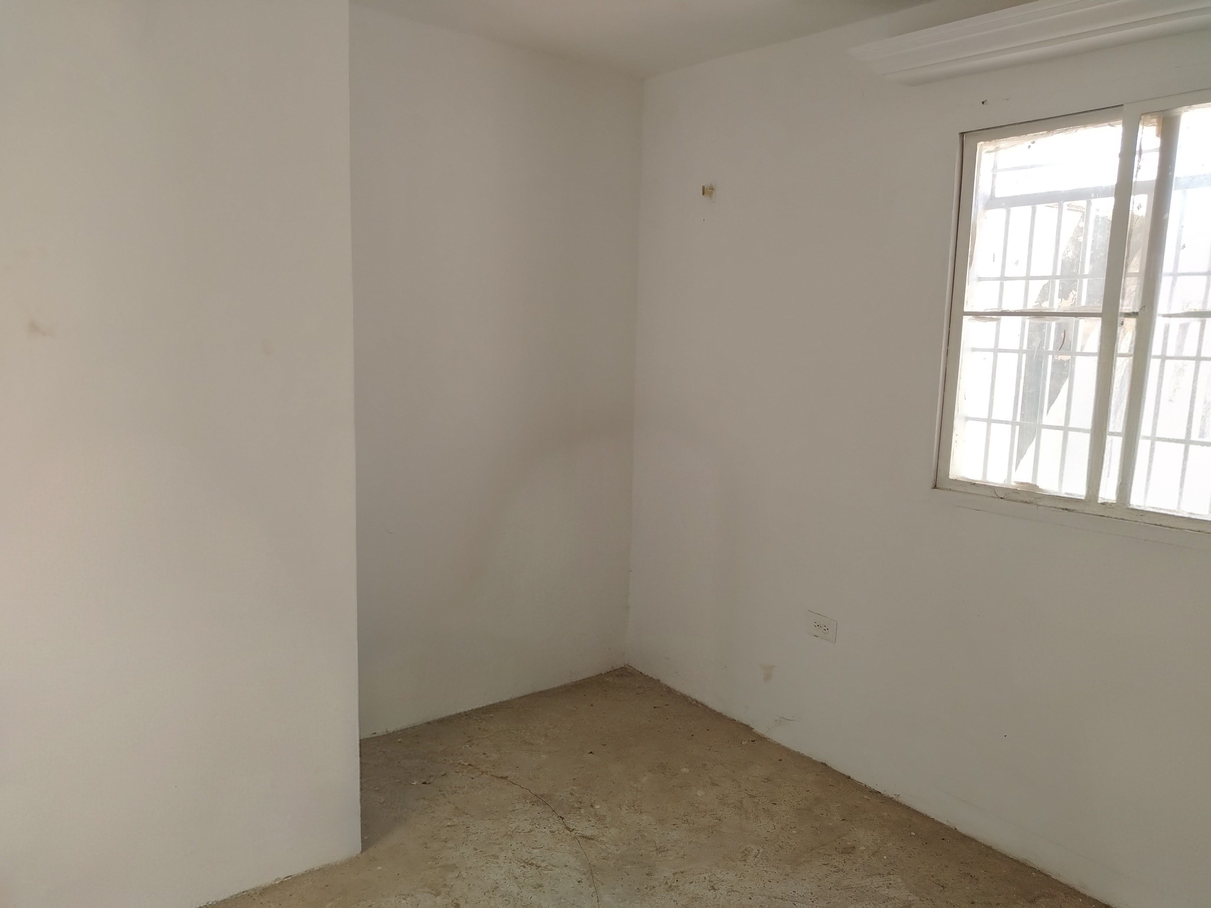 ALQUILO CASA URBANIZACIÓN MONTE BELLO ZONA NORTE MARACAIBO 