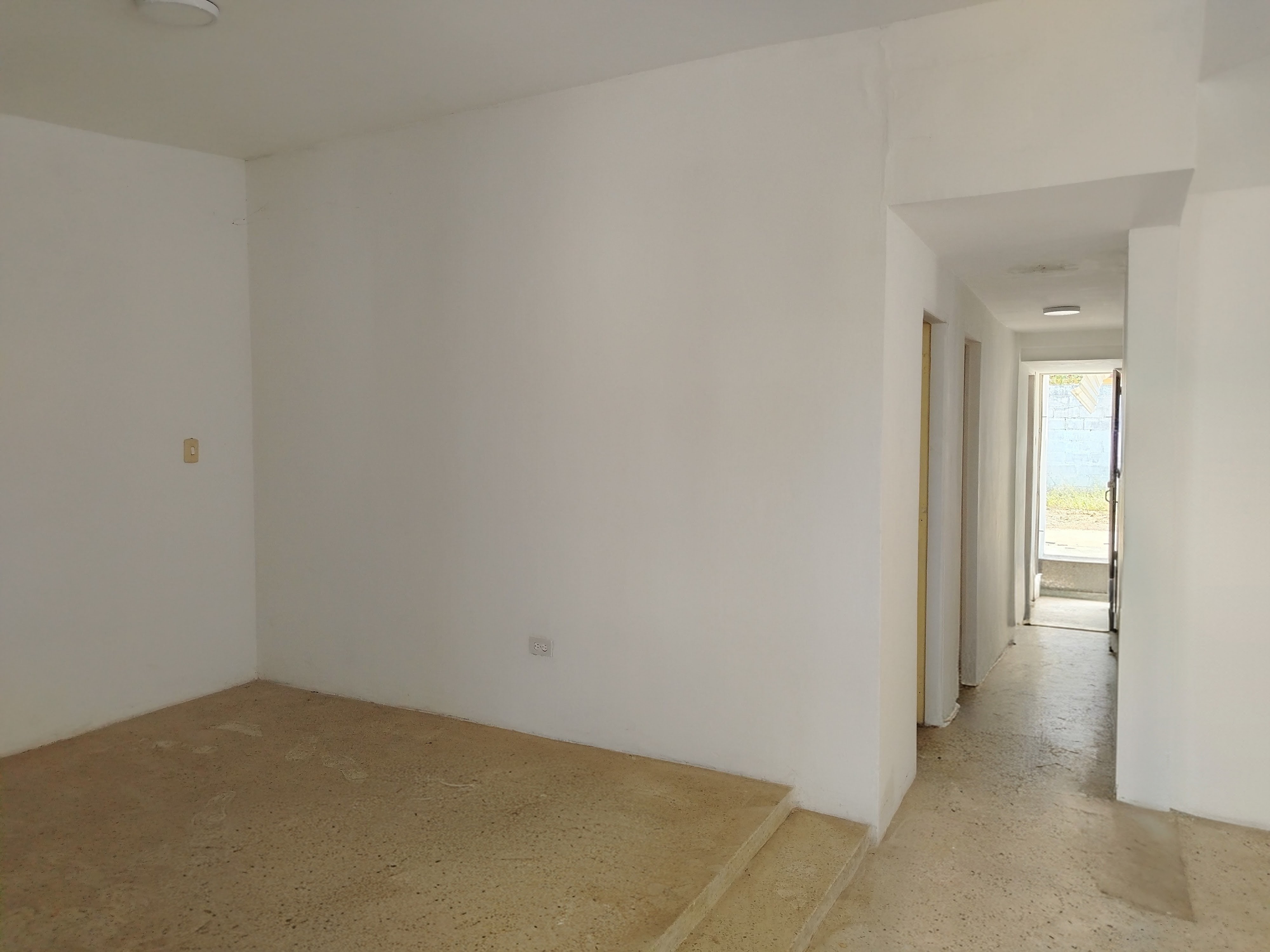 ALQUILO CASA URBANIZACIÓN MONTE BELLO ZONA NORTE MARACAIBO 