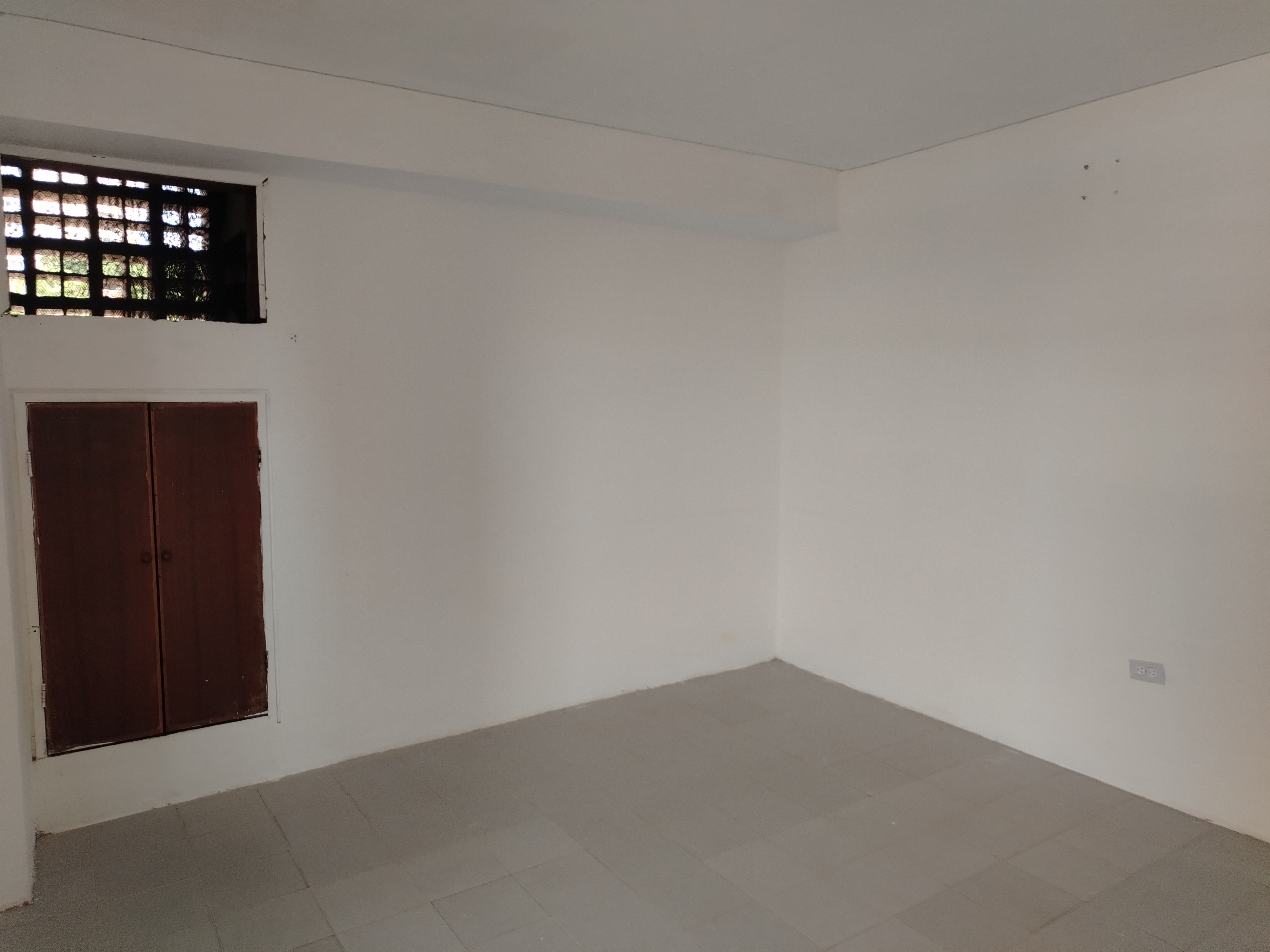 ALQUILO VENDO APARTAMENTO ESTUDIO RESIDENCIAS VISTA LAGO  CERCA DE URU AVENIDA EL MILAGRO MARACAIBO