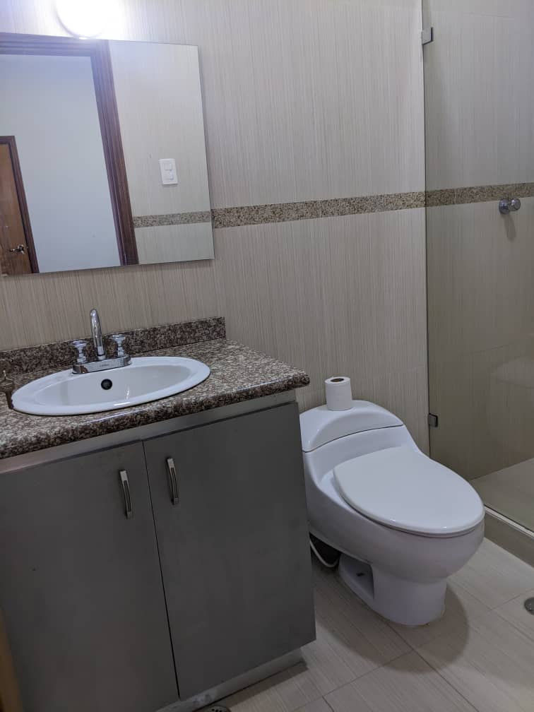 ALQUILO APARTAMENTO RESIDENCIAS COLINAS DEL ESTE SECTOR BANCO MARA MARACAIBO 