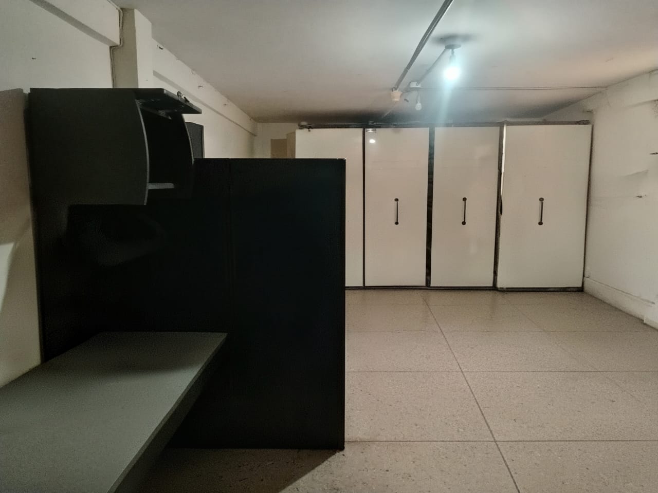 LOCAL CON OFICINAS