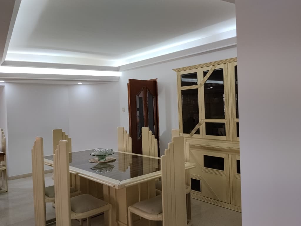 VENDO APARTAMENTO 320 MTS2 EDIFICIO GUAPAY SECTOR BELLAS ARTES MARACAIBO 