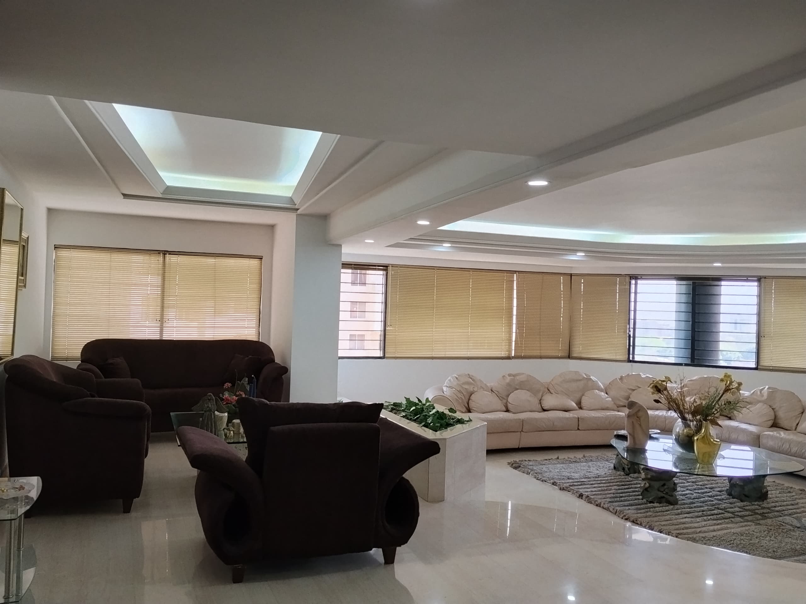 VENDO APARTAMENTO 320 MTS2 EDIFICIO GUAPAY SECTOR BELLAS ARTES MARACAIBO 
