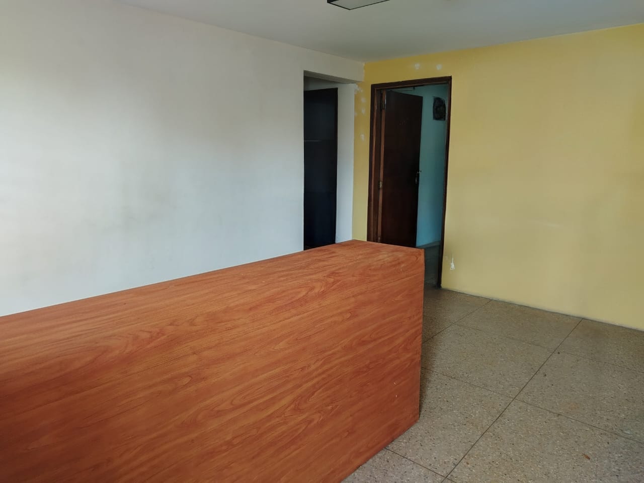 LOCAL CON OFICINAS