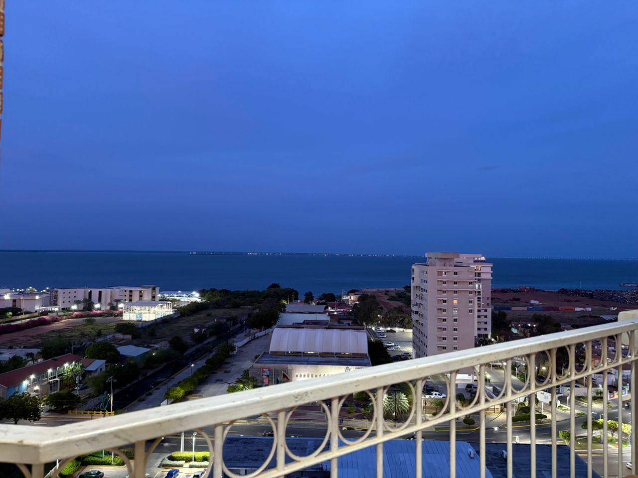 Alquilo Apartamento Residencias Santa Lucía Avenida el Milagro Maracaibo 