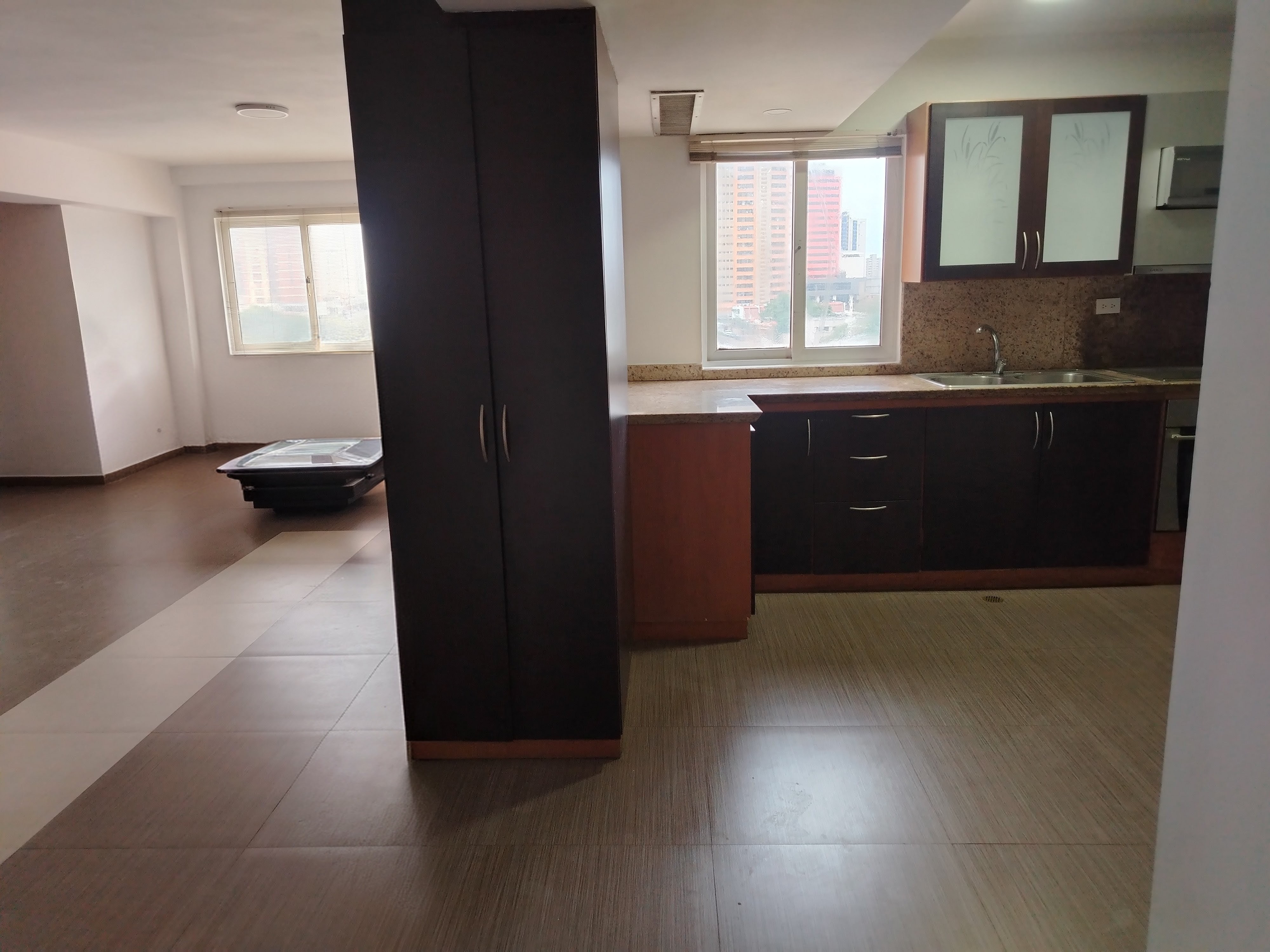 VENDO APARTAMENTO RESIDENCIAS VERONA SUITES SECTOR PARAÍSO MARACAIBO 