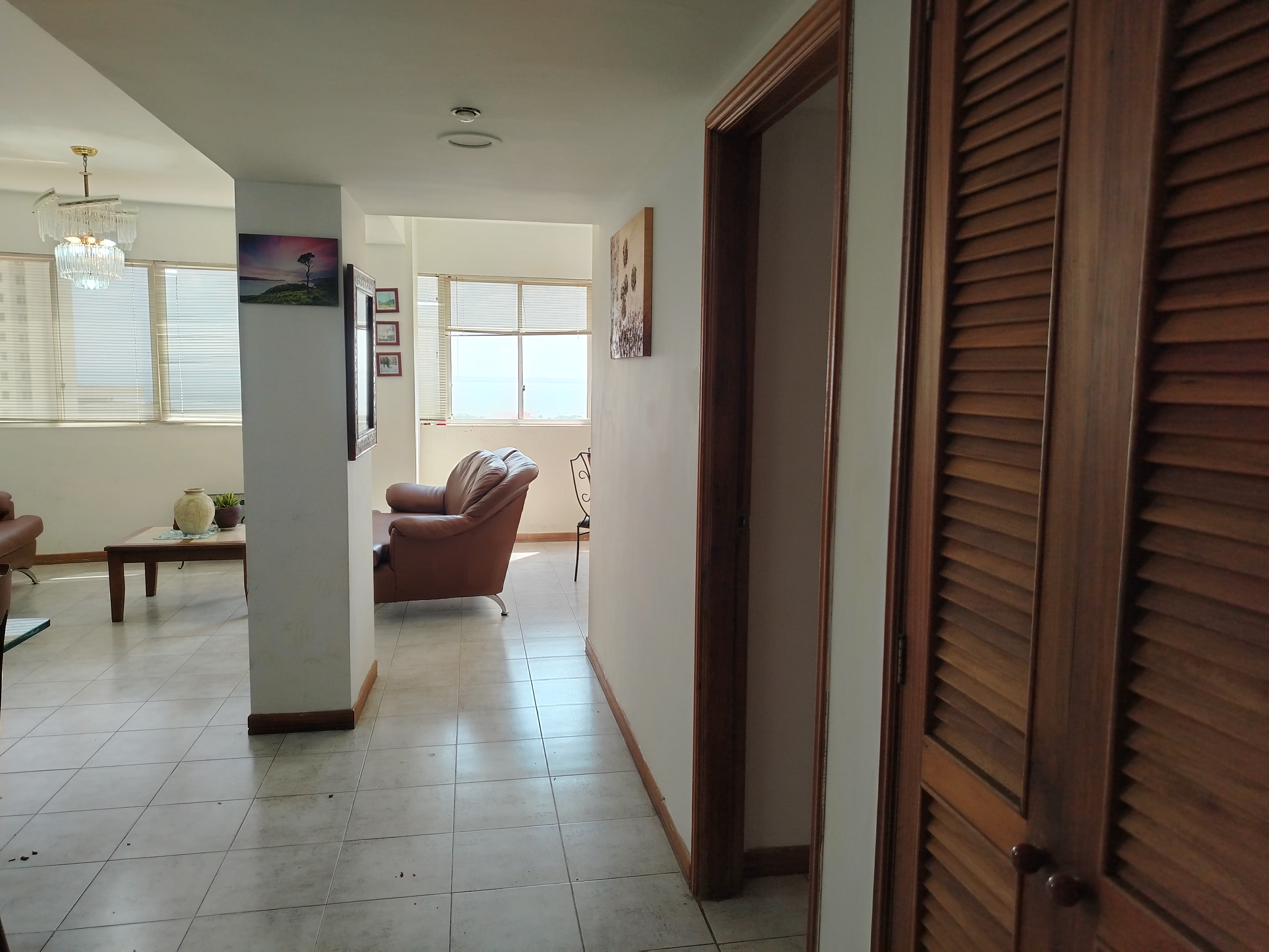ALQUILO APARTAMENTO RESIDENCIAS LAGO CRISTAL SECTOR VALLE FRÍO MARACAIBO 