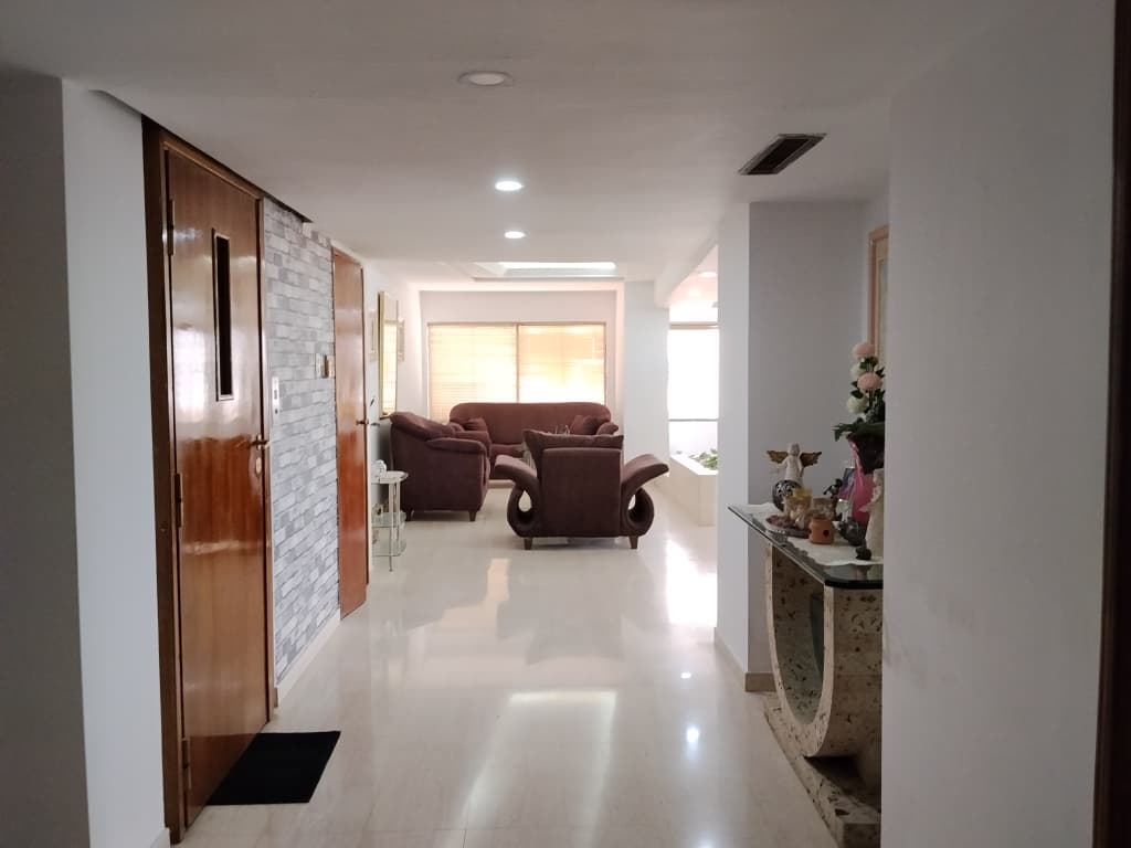 VENDO APARTAMENTO 320 MTS2 EDIFICIO GUAPAY SECTOR BELLAS ARTES MARACAIBO 
