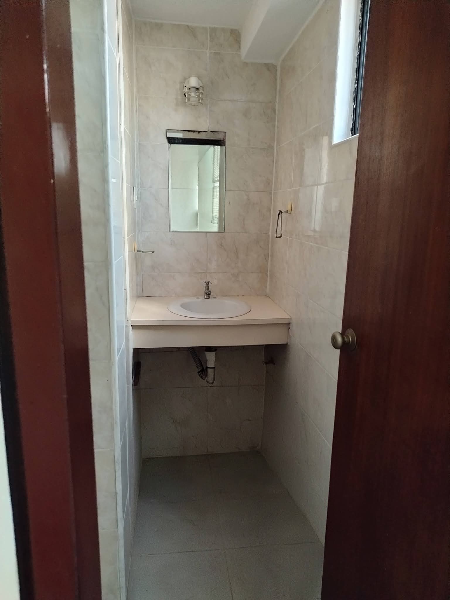 ALQUILO APARTAMENTO ESTUDIO EDIFICIO VISTA AL LAGO AVENIDA EL MILAGRO MARACAIBO 