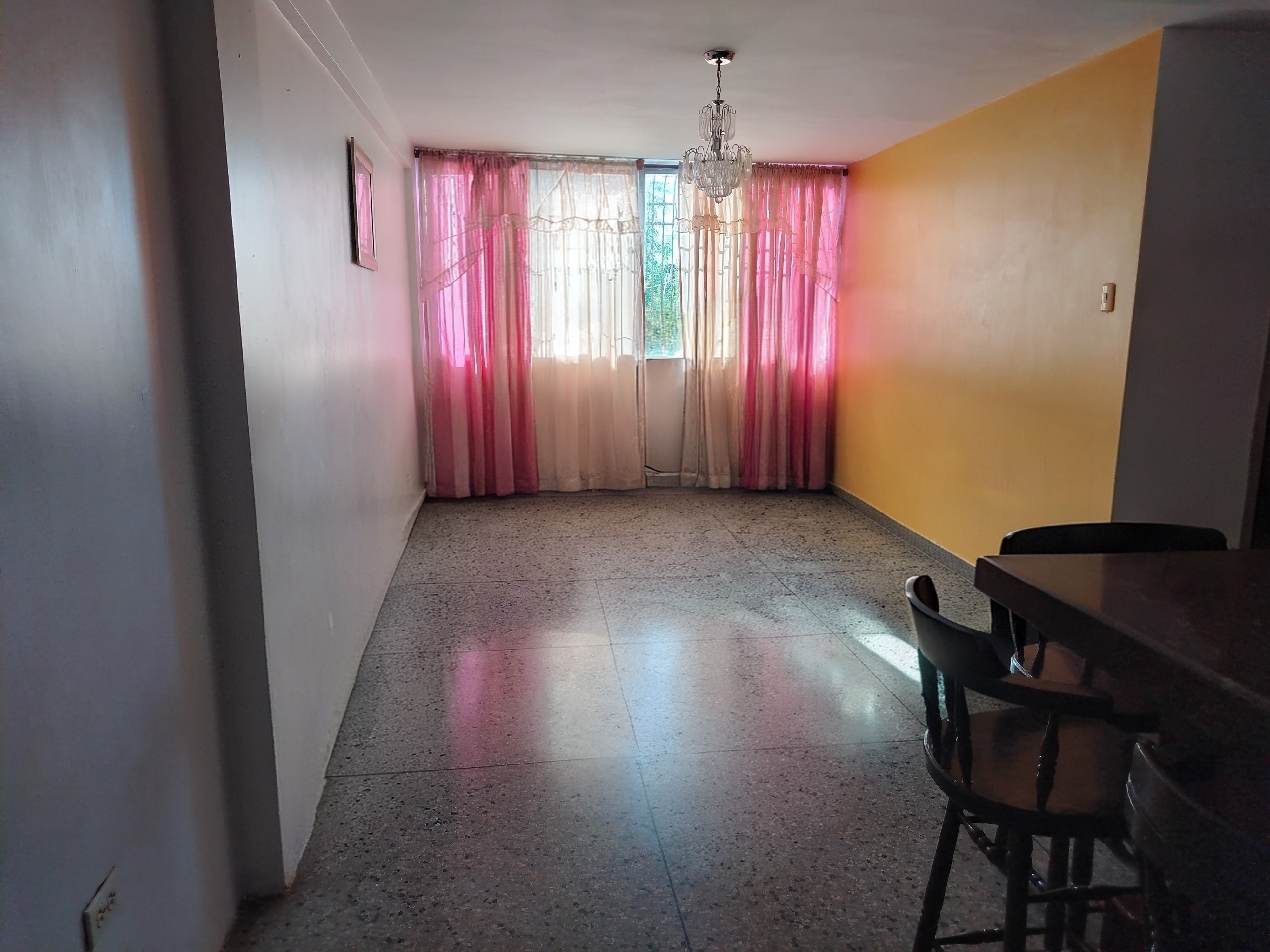 VENDO APARTAMENTO CONJUNTO RESIDENCIAL GALLO VERDE MARACAIBO 