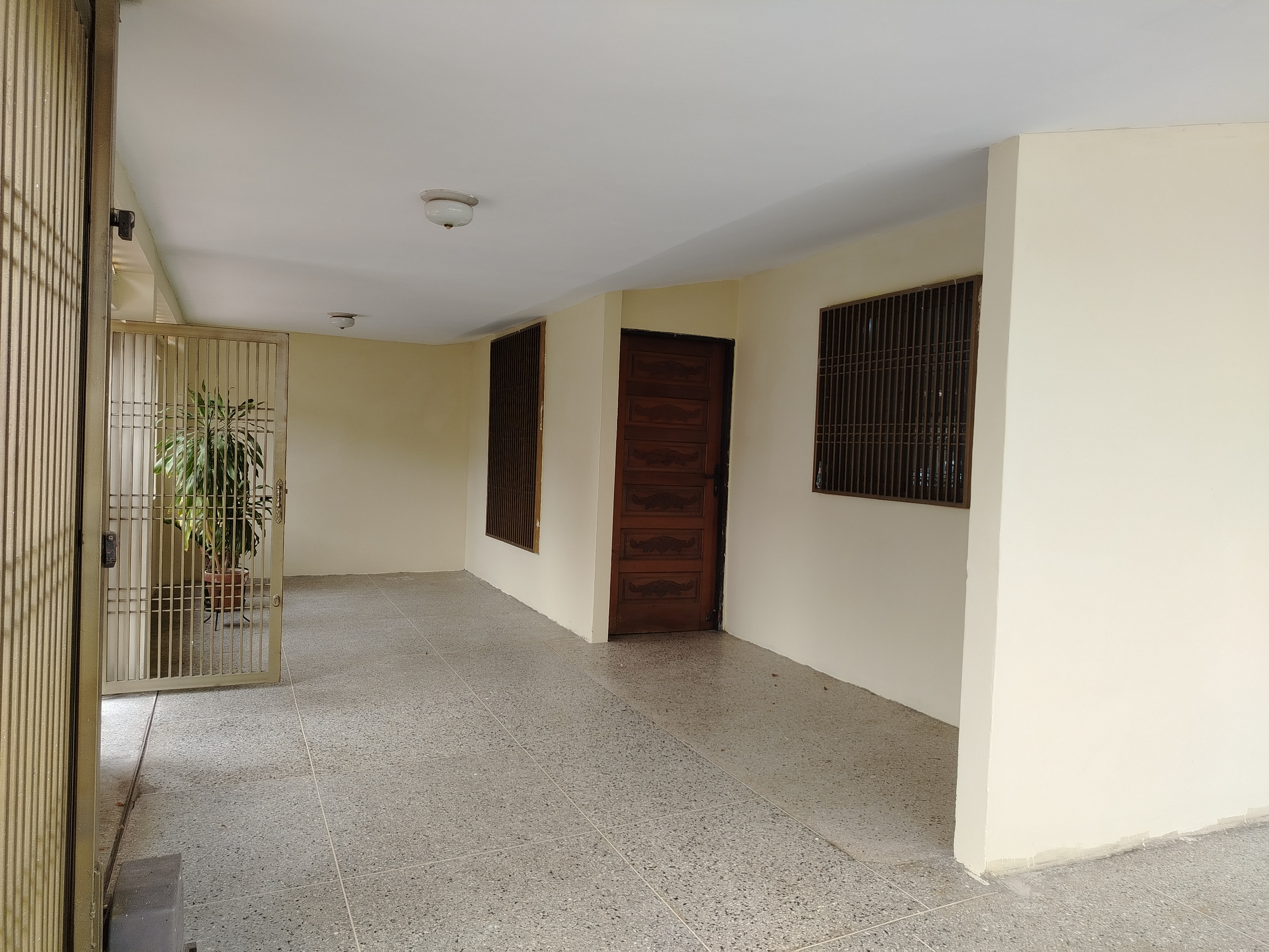 VENDO CASA URBANIZACIÓN MARA NORTE PRIMERA ETAPA CALLE ABIERTA 
