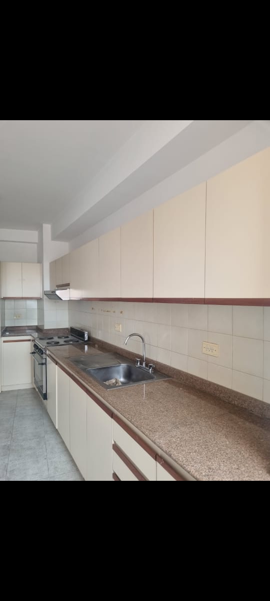 VENDO APARTAMENTO EDIFICIO LAGO CRISTAL SECTOR VALLE FRÍO MARACAIBO ZULIA 