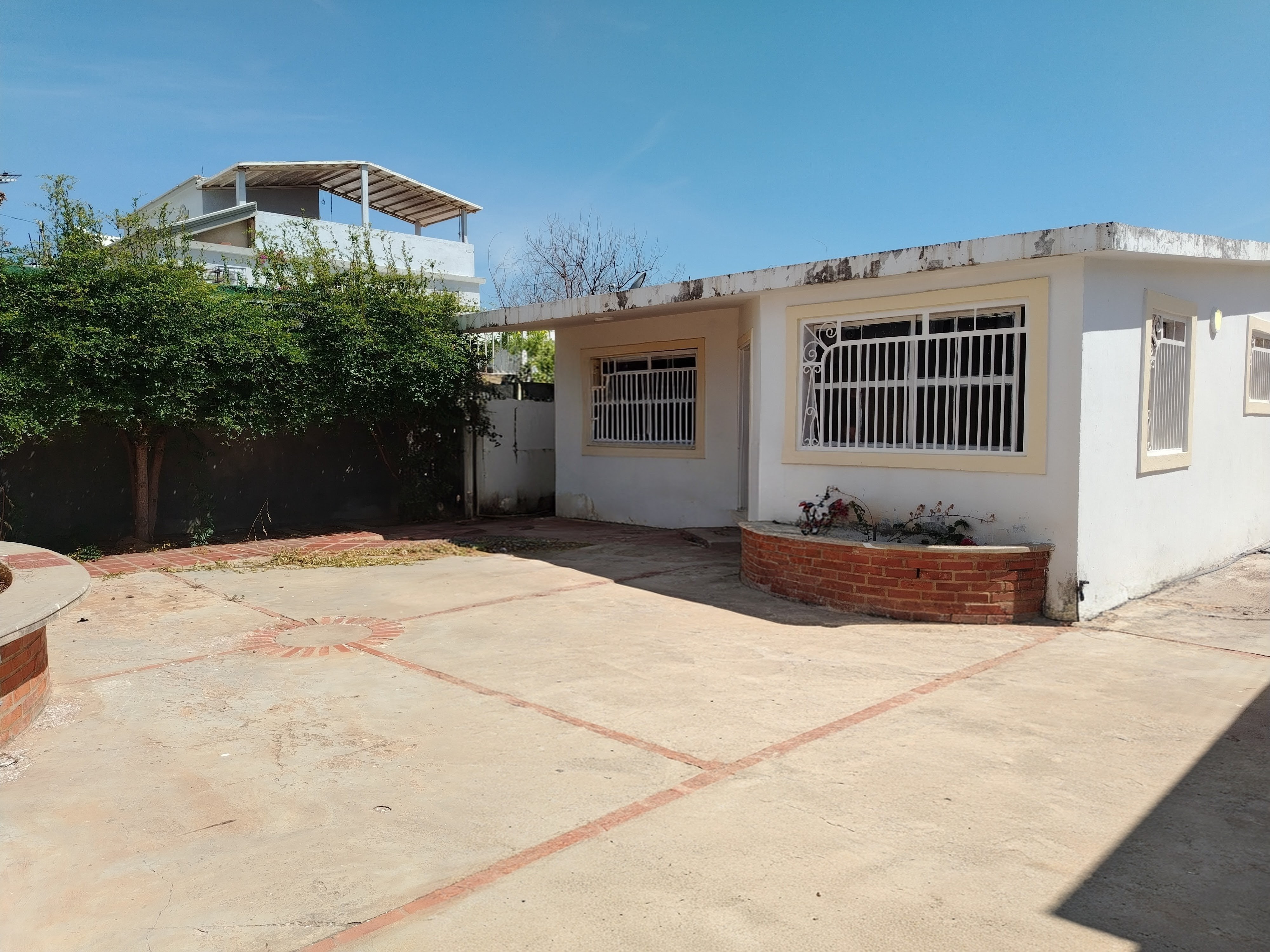 ALQUILO CASA URBANIZACIÓN MONTE BELLO ZONA NORTE MARACAIBO 