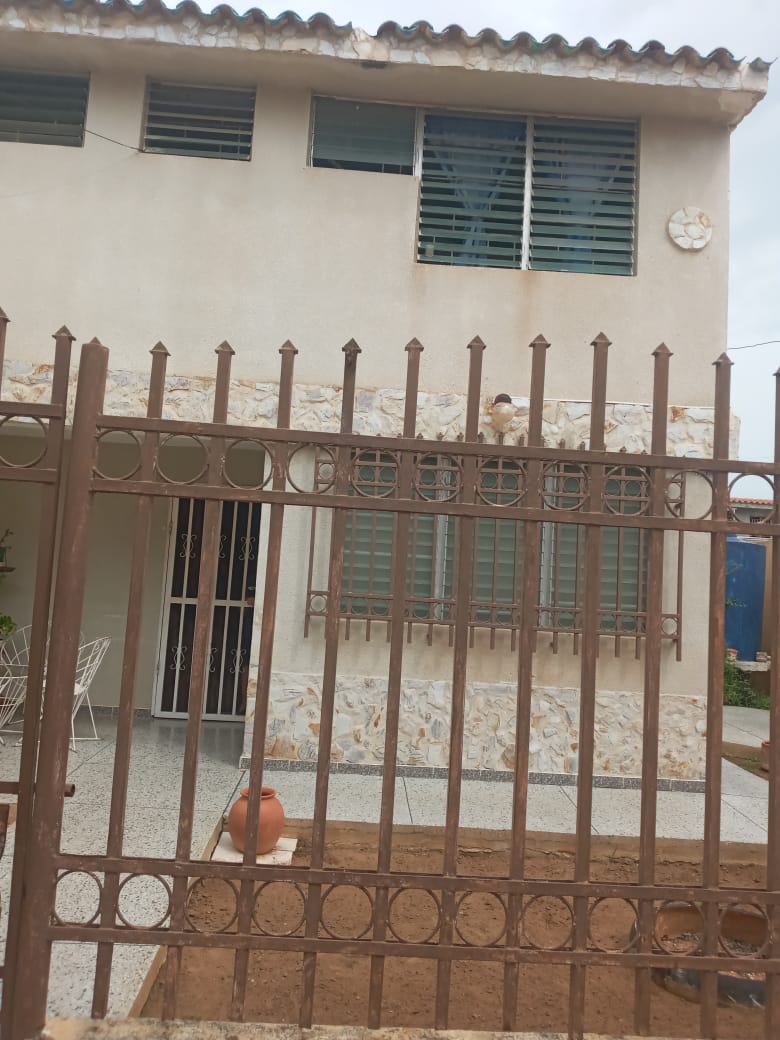 VENDO CASA URBANIZACIÓN MONTE CLARO SECTOR I DETRAS URBE MARACAIBO 
