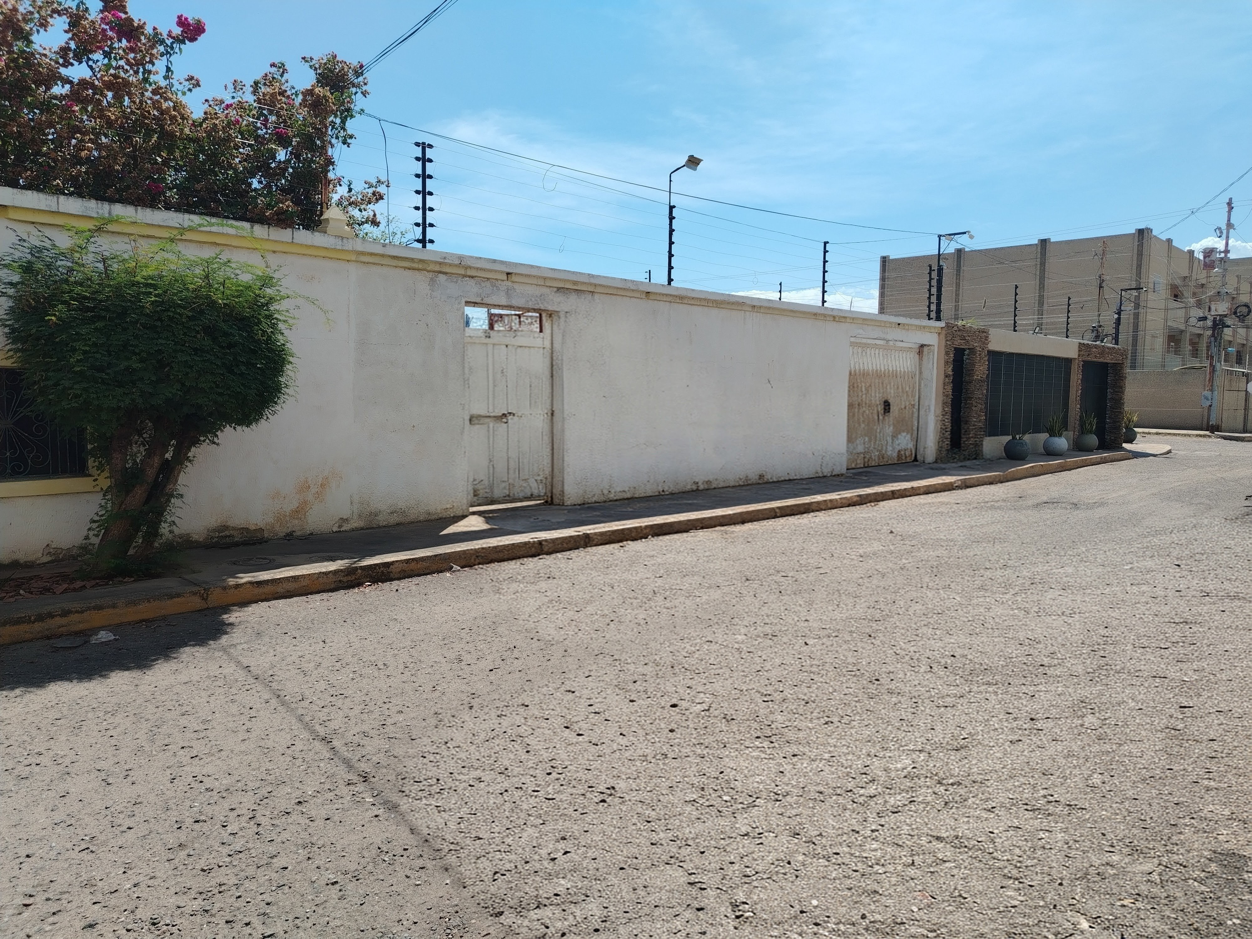 ALQUILO CASA URBANIZACIÓN MONTE BELLO ZONA NORTE MARACAIBO 
