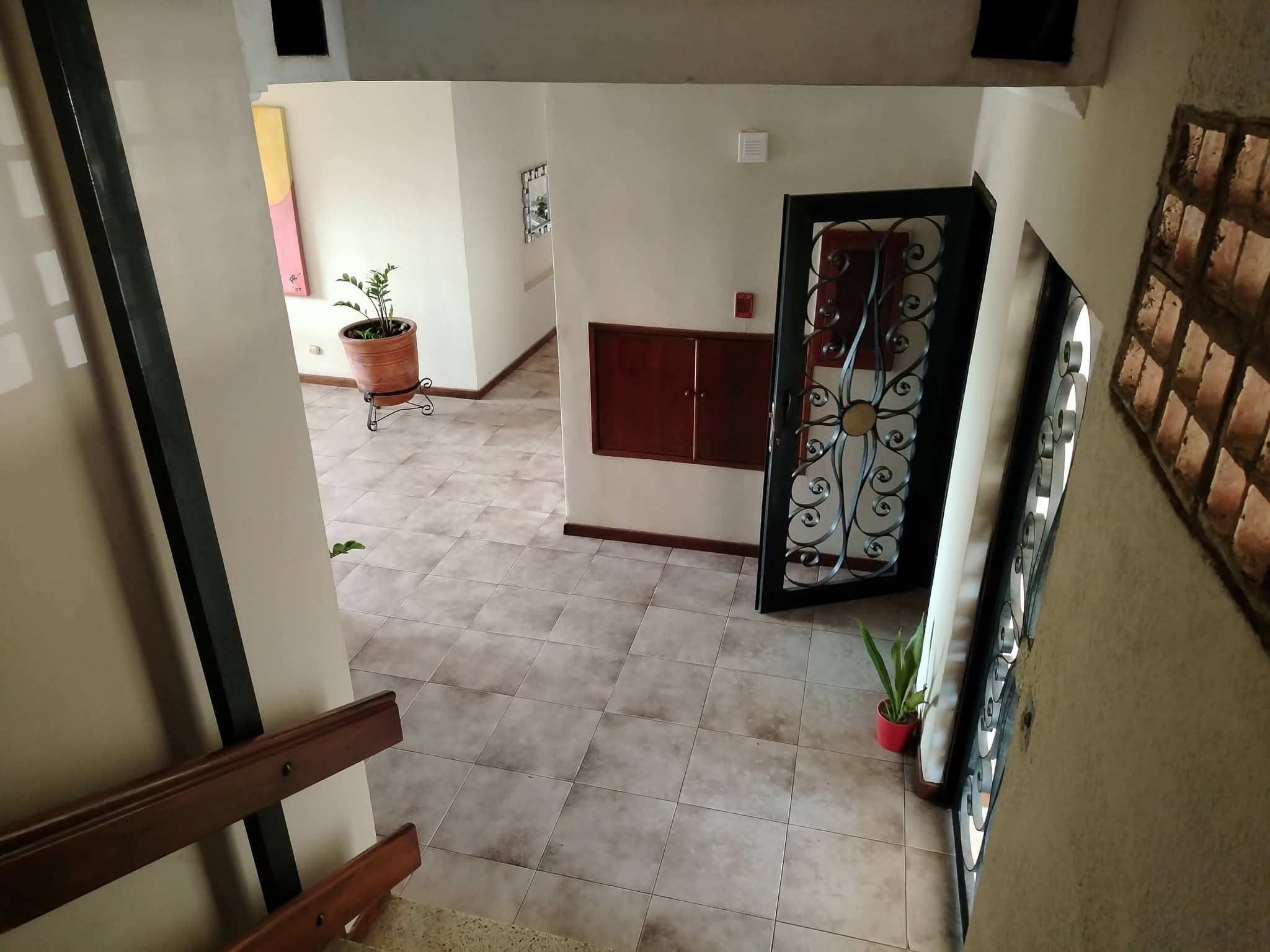 ALQUILO APARTAMENTO ESTUDIO EDIFICIO VISTA AL LAGO AVENIDA EL MILAGRO MARACAIBO 