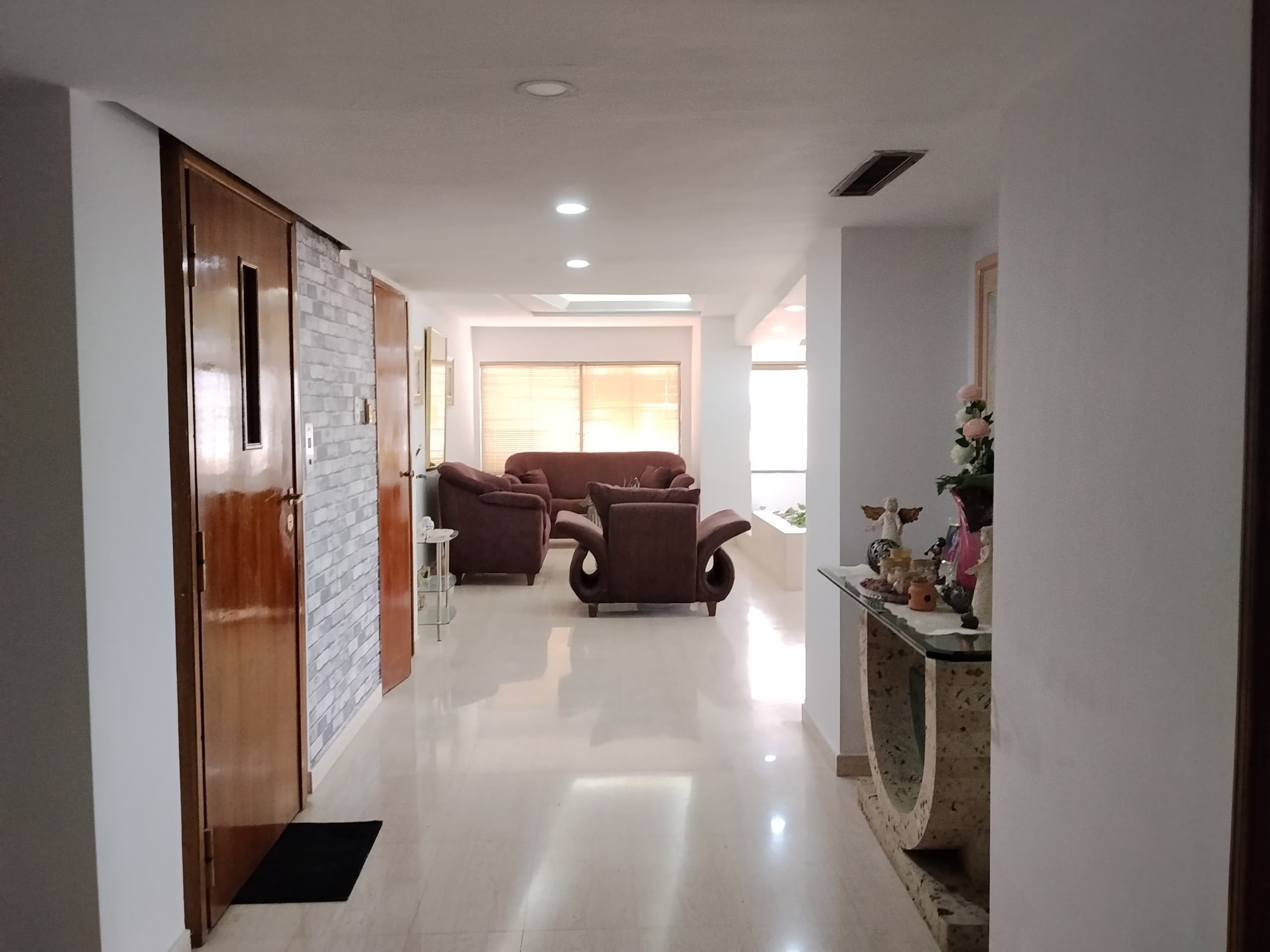 VENDO APARTAMENTO 320 MTS2 EDIFICIO GUAPAY SECTOR BELLAS ARTES MARACAIBO 