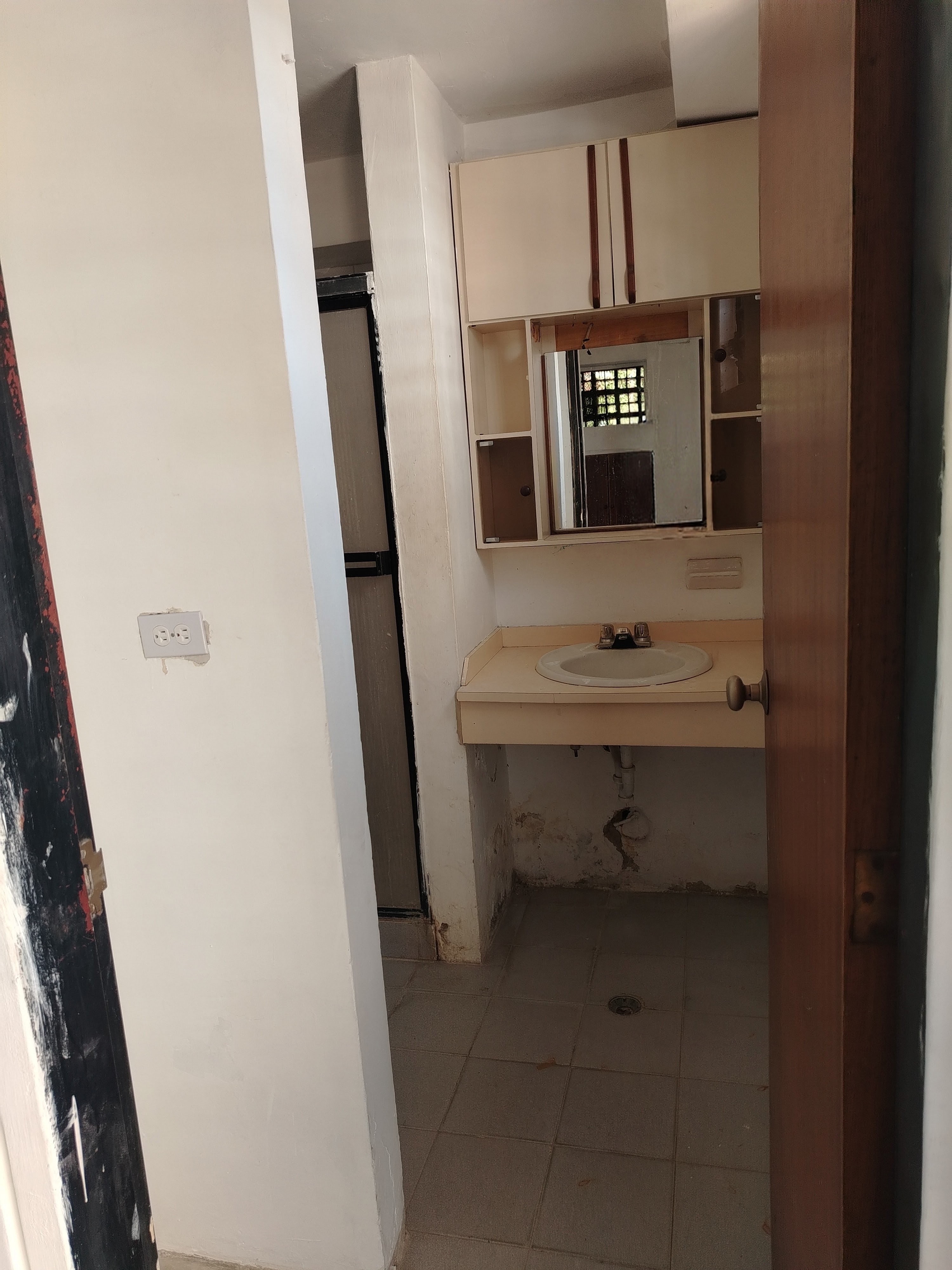 ALQUILO VENDO APARTAMENTO ESTUDIO RESIDENCIAS VISTA LAGO  CERCA DE URU AVENIDA EL MILAGRO MARACAIBO