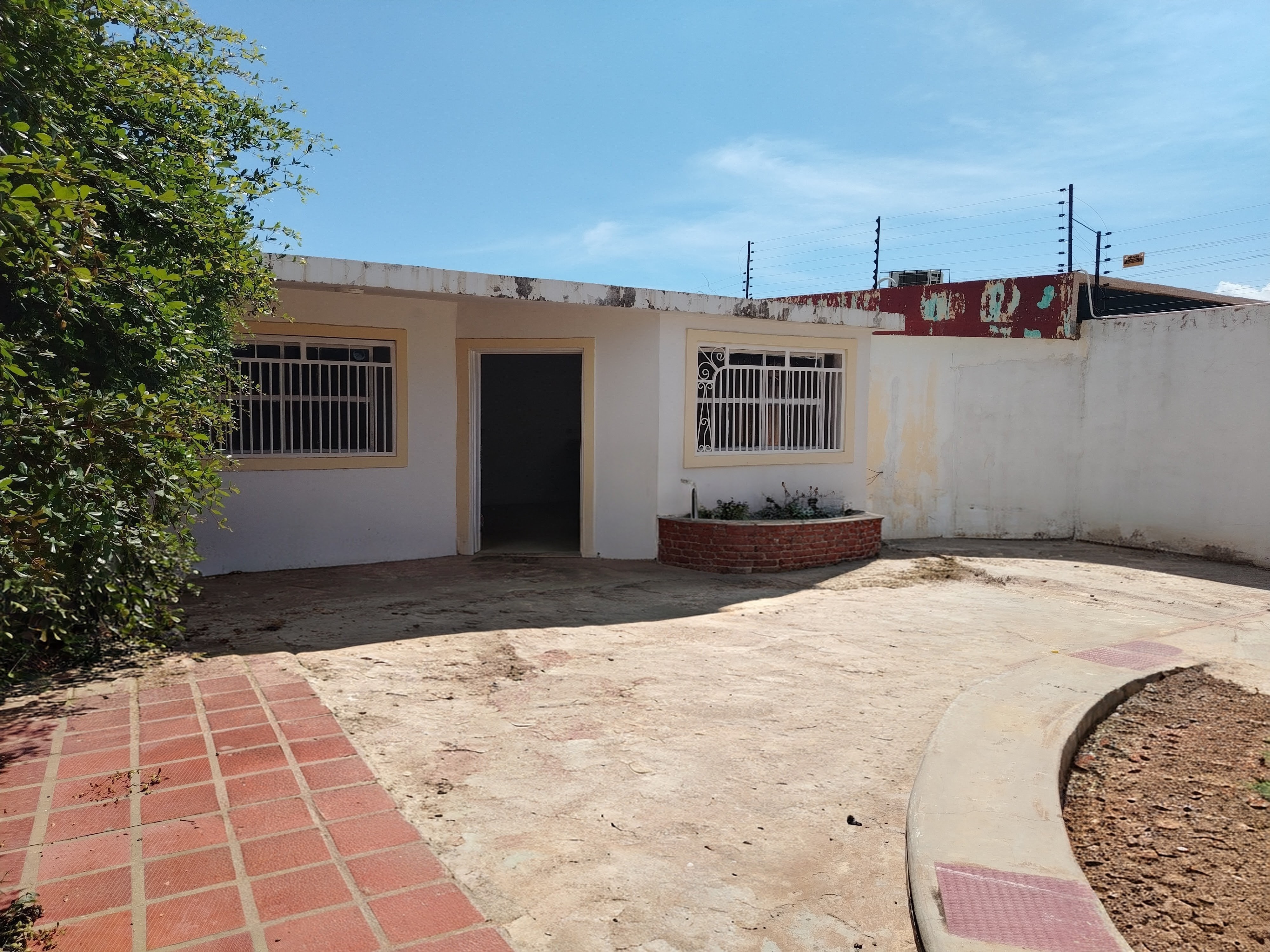 ALQUILO CASA URBANIZACIÓN MONTE BELLO ZONA NORTE MARACAIBO 