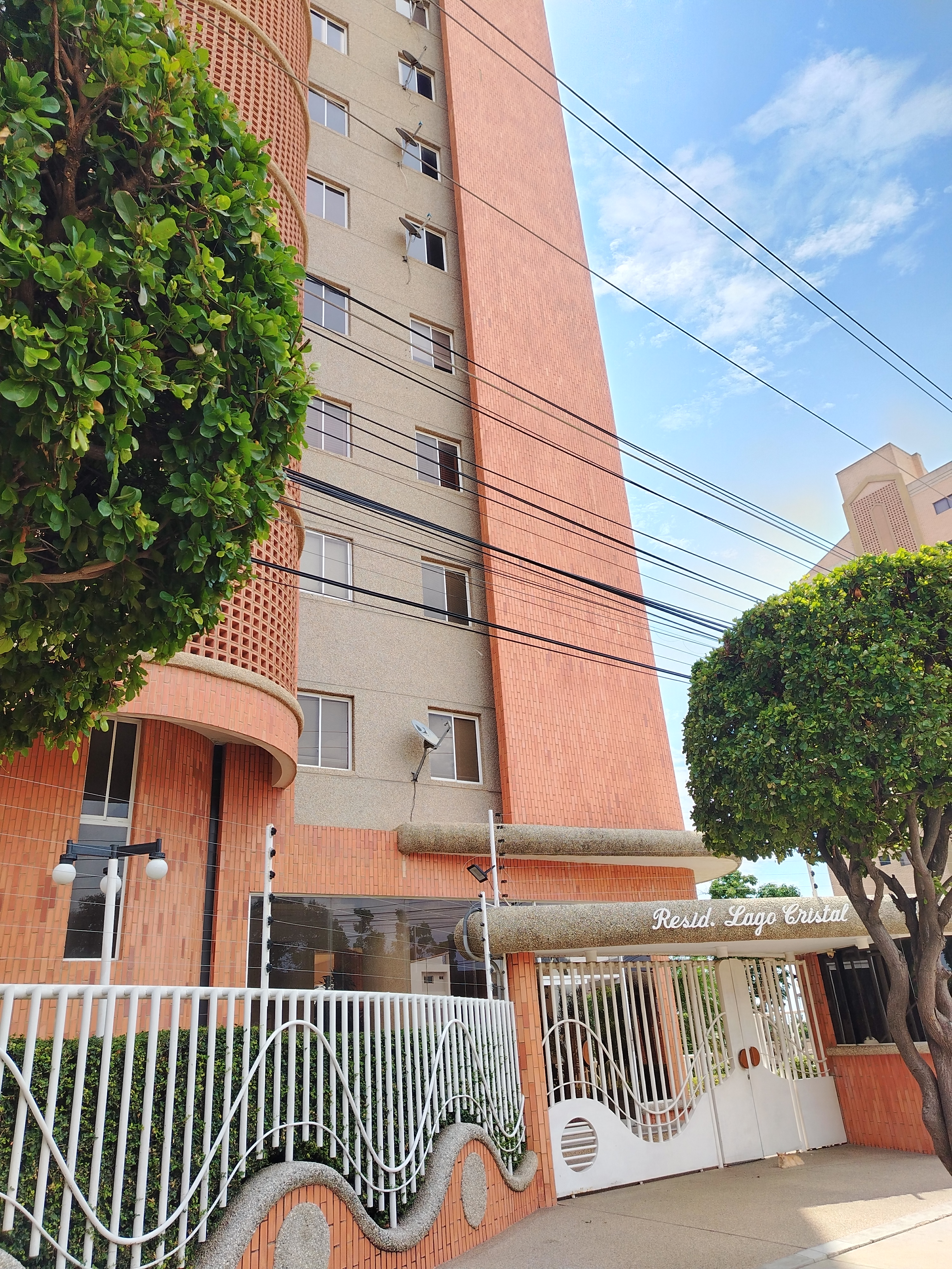 ALQUILO APARTAMENTO RESIDENCIAS LAGO CRISTAL SECTOR VALLE FRÍO MARACAIBO 