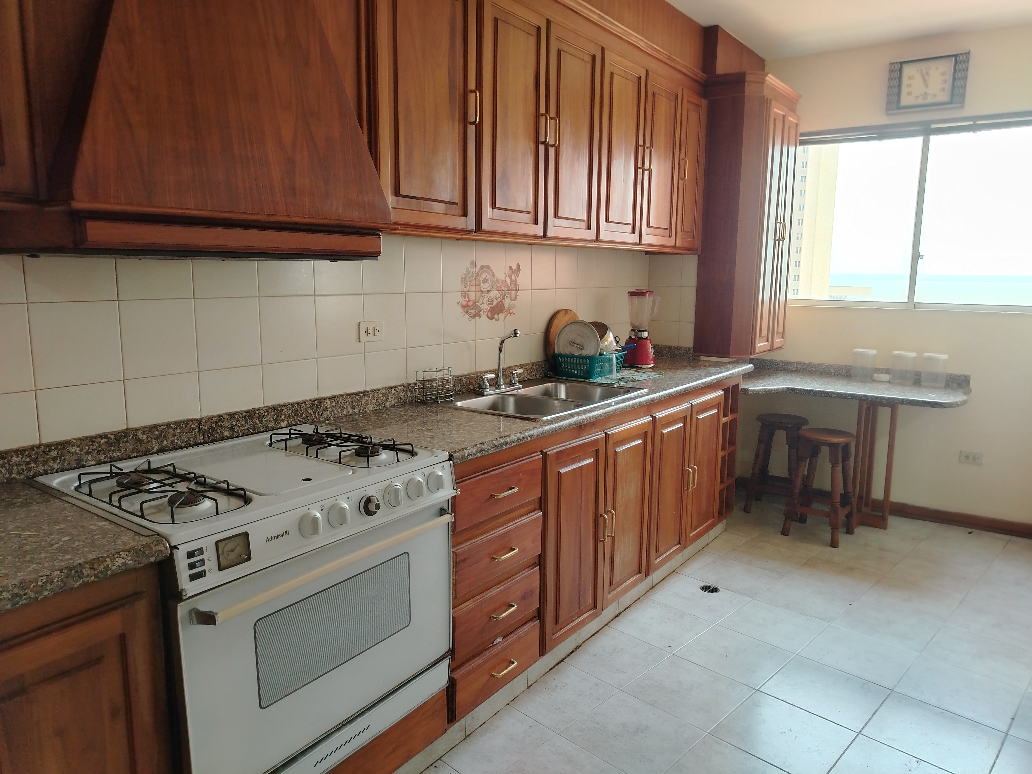 ALQUILO APARTAMENTO RESIDENCIAS LAGO CRISTAL SECTOR VALLE FRÍO MARACAIBO 