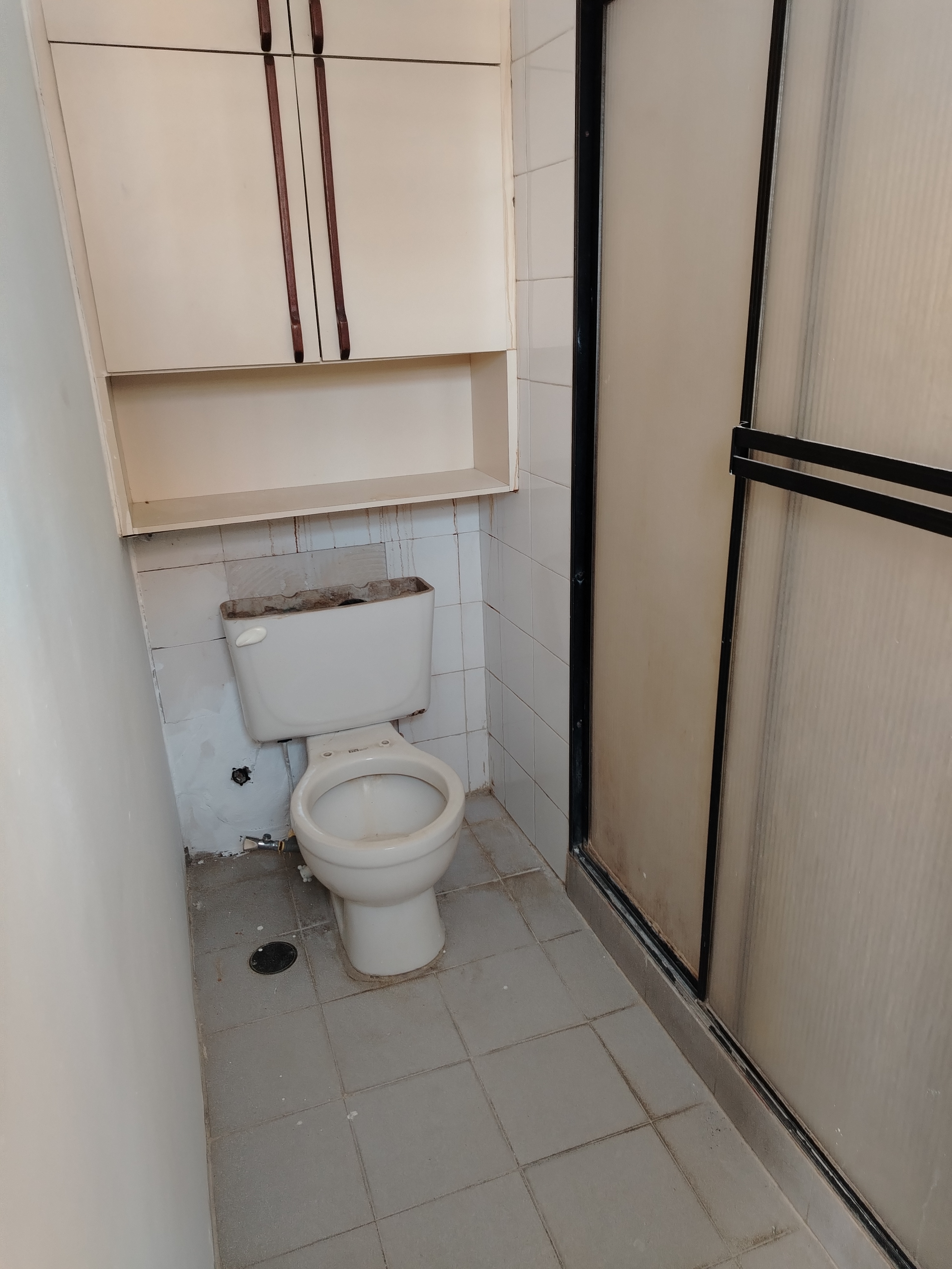 ALQUILO VENDO APARTAMENTO ESTUDIO RESIDENCIAS VISTA LAGO  CERCA DE URU AVENIDA EL MILAGRO MARACAIBO