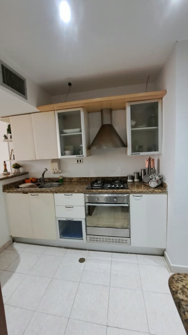VENDO APARTAMENTO RESIDENCIAS LAGO NORTE SECTOR VIENTO NORTE MARACAIBO 