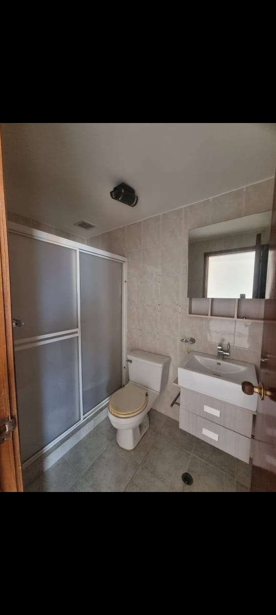 VENDO APARTAMENTO EDIFICIO LAGO CRISTAL SECTOR VALLE FRÍO MARACAIBO ZULIA 
