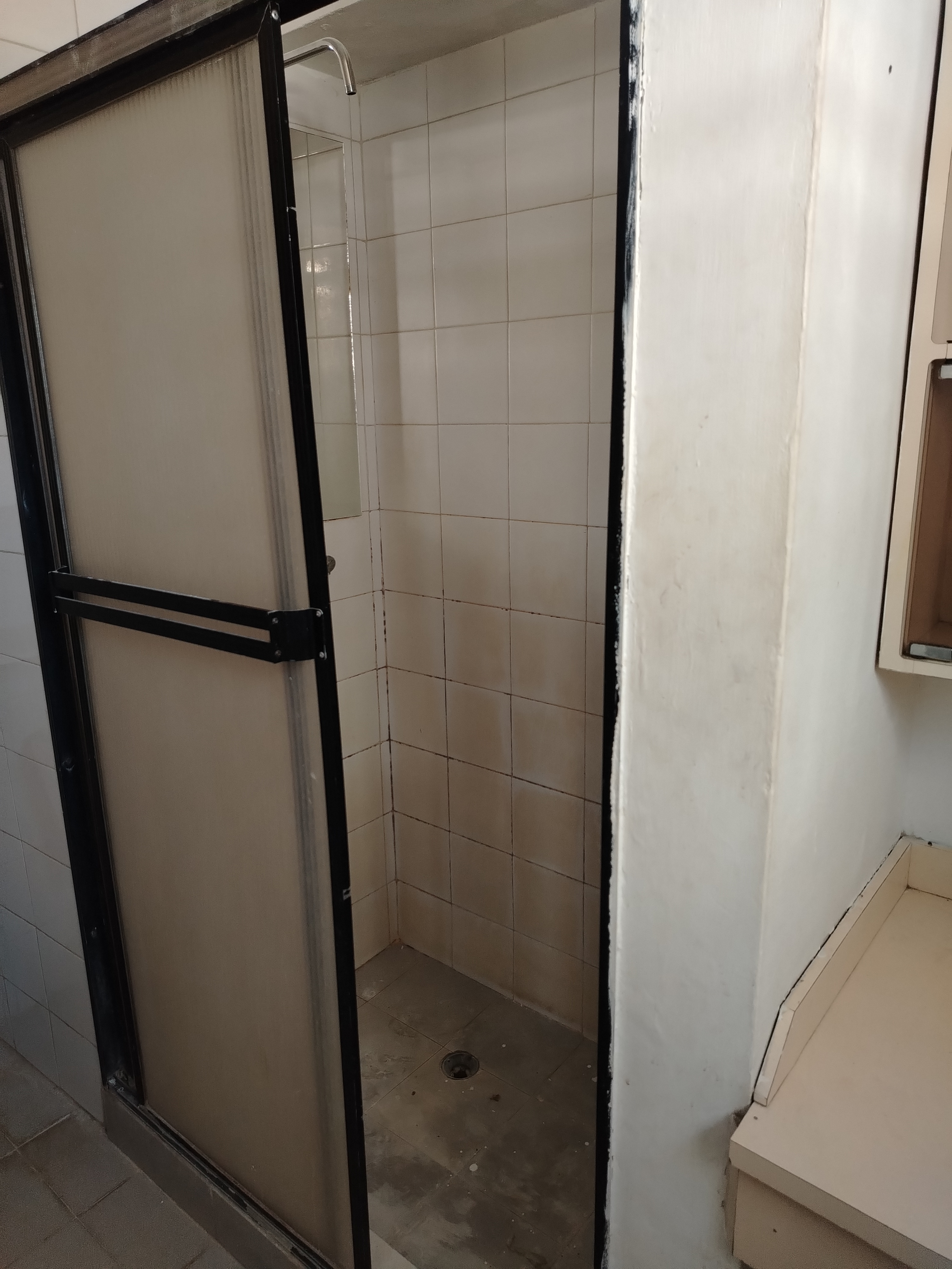 ALQUILO VENDO APARTAMENTO ESTUDIO RESIDENCIAS VISTA LAGO  CERCA DE URU AVENIDA EL MILAGRO MARACAIBO