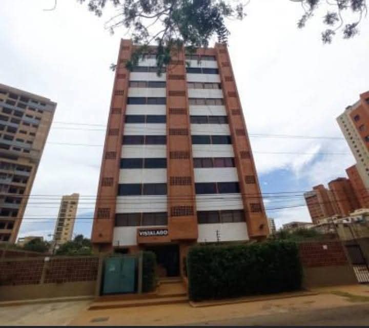 ALQUILO APARTAMENTO ESTUDIO EDIFICIO VISTA AL LAGO AVENIDA EL MILAGRO MARACAIBO 