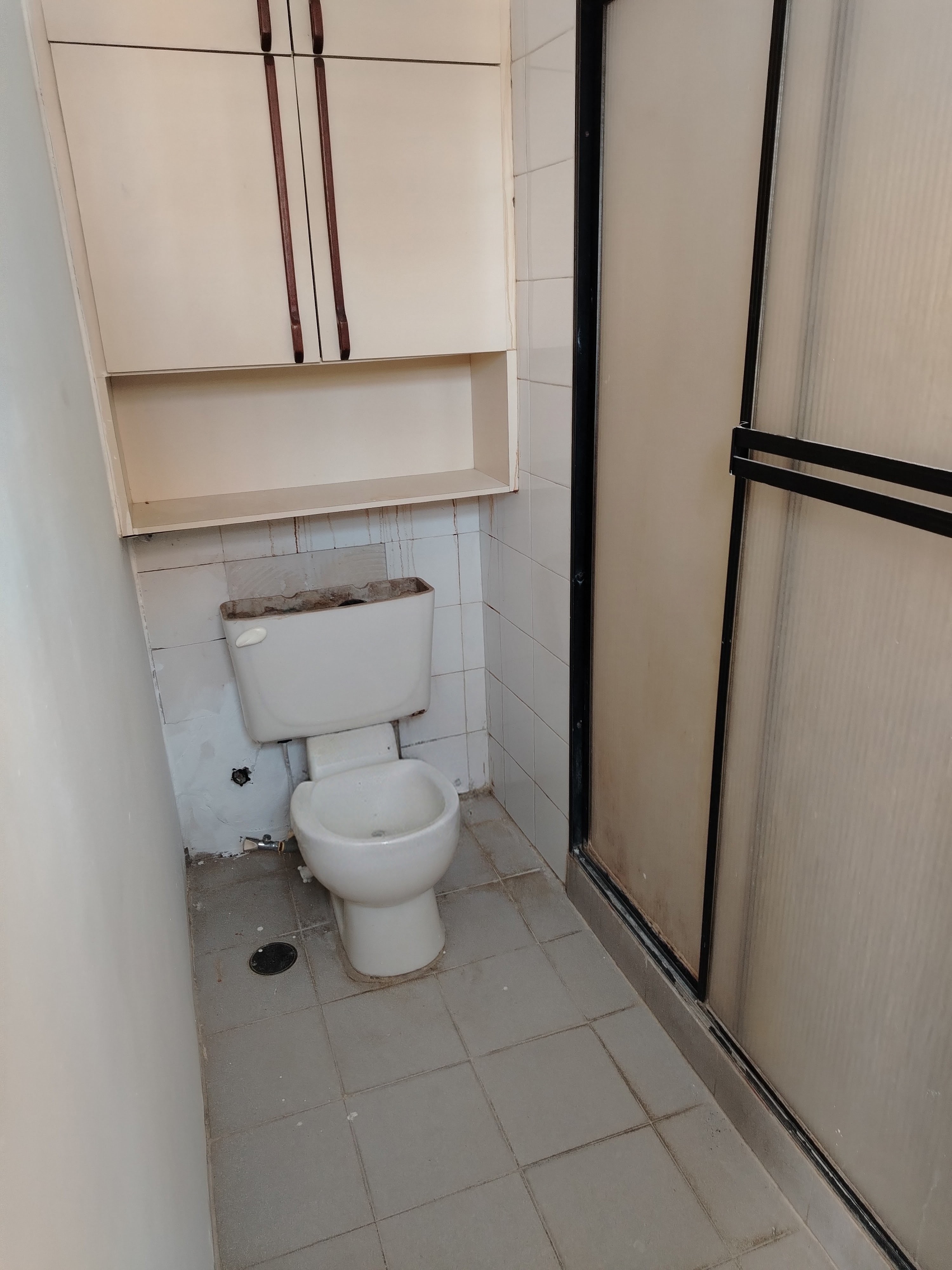 ALQUILO VENDO APARTAMENTO ESTUDIO RESIDENCIAS VISTA LAGO  CERCA DE URU AVENIDA EL MILAGRO MARACAIBO
