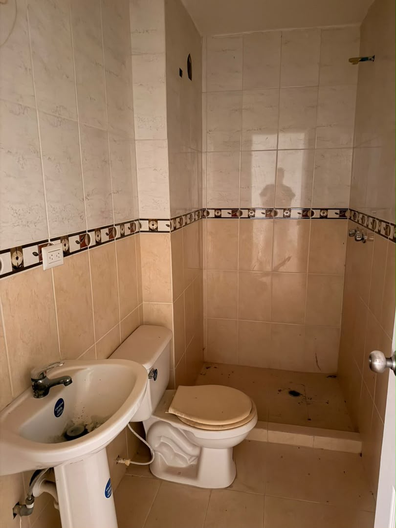 VENDO APARTAMENTO RESIDENCIAS LAGO COUNTRY AVENIDA MILAGRO NORTE 