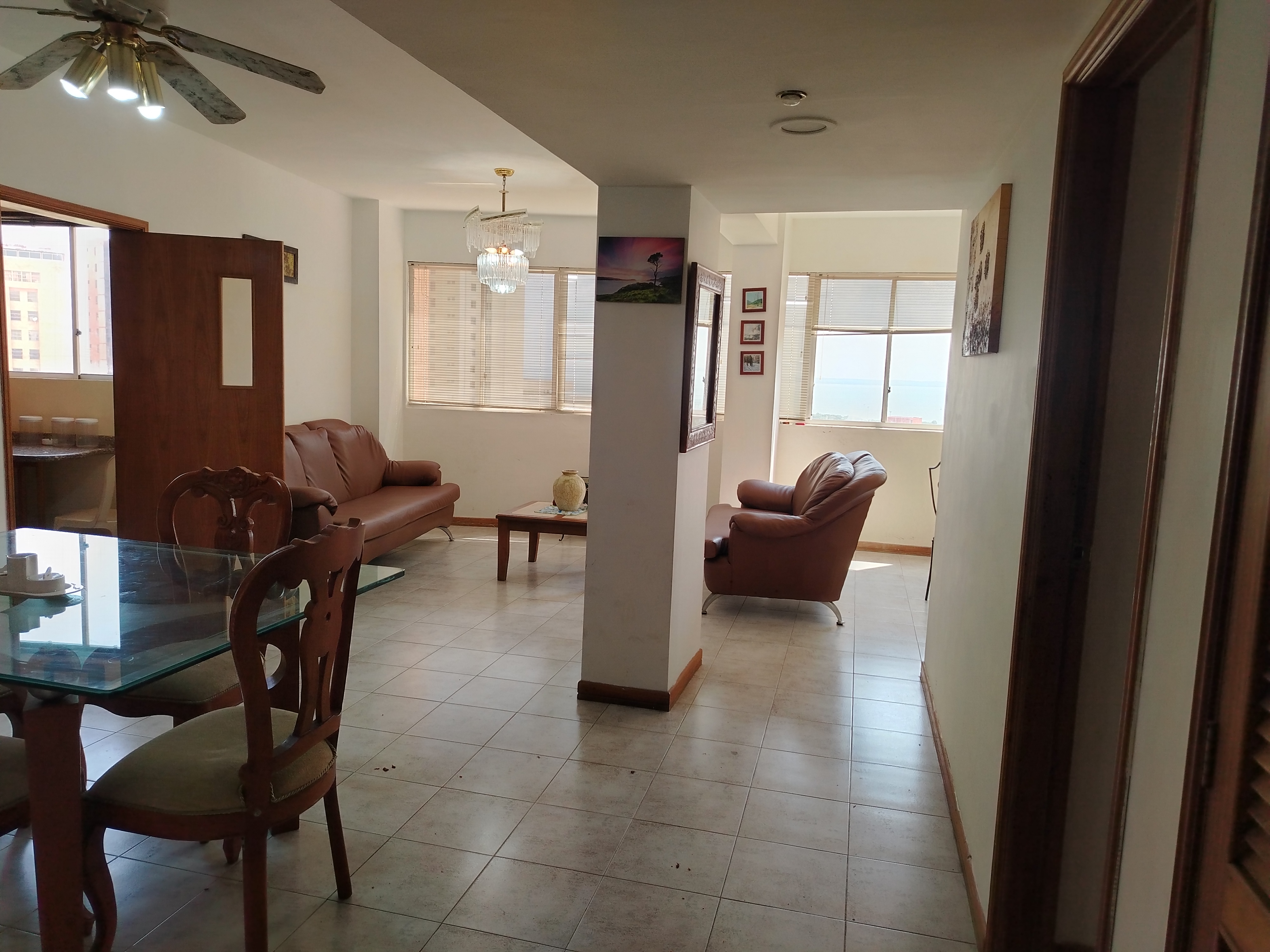 ALQUILO APARTAMENTO RESIDENCIAS LAGO CRISTAL SECTOR VALLE FRÍO MARACAIBO 