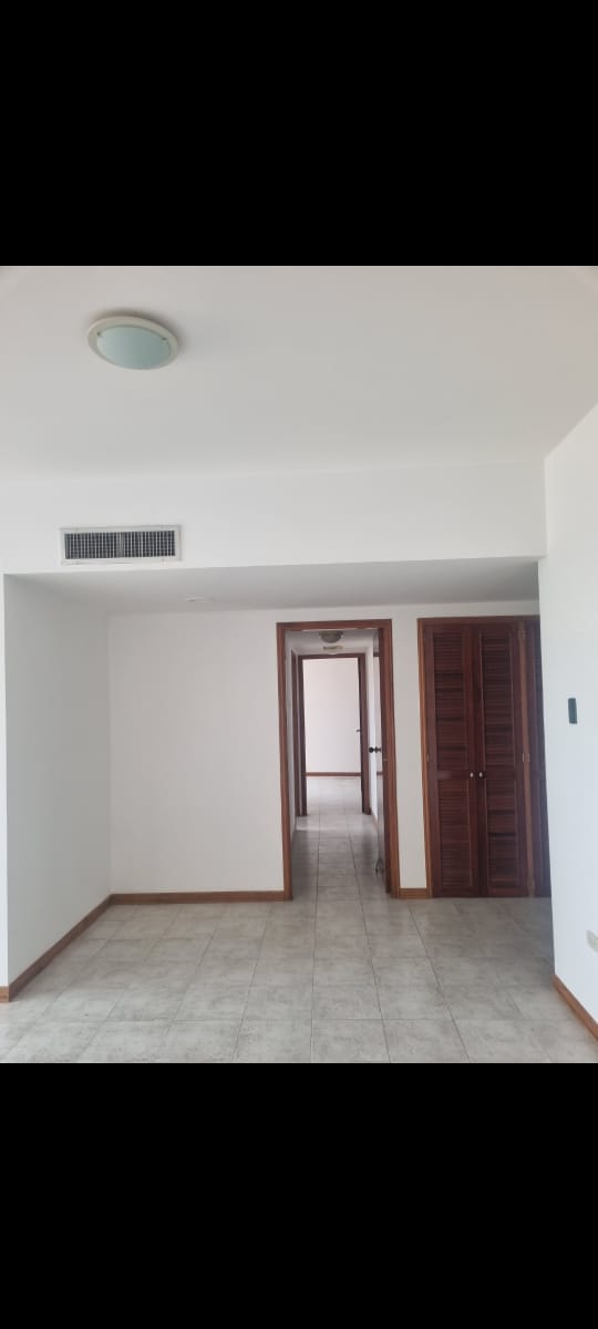 VENDO APARTAMENTO EDIFICIO LAGO CRISTAL SECTOR VALLE FRÍO MARACAIBO ZULIA 